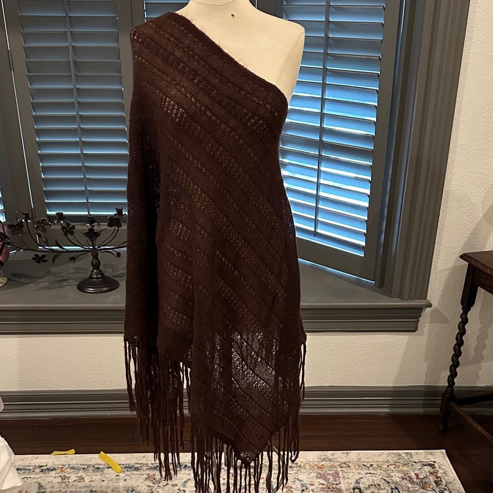 Trina Turk Brown One-Shoulder Sweater Poncho